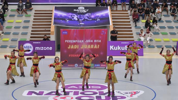 Penampilan luar biasa yang ditampilkan dance Tim VNYX dari SMA Katolik SF Assisi Samarinda  yang meraih Juara 1 Dance Competition AXIS Nation Cup 2025