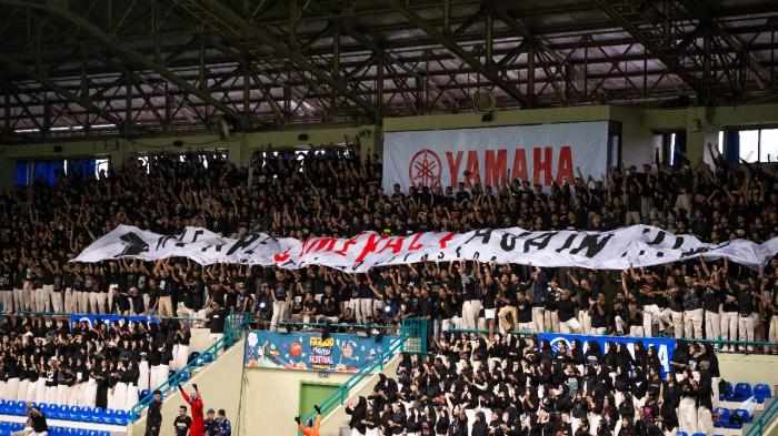 Seru dan Membludak aksi suporter tim-tim yang bertanding dalam acara Fazzio Youth Festival di Yogyakarta