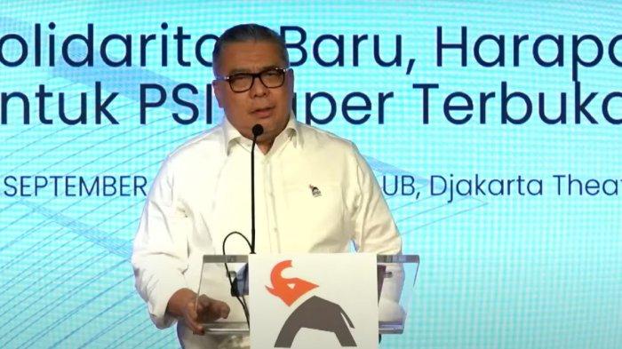 PSI MENANG 2029 - Ketua Harian PSI Ahmad Ali saat memberikan sambutan dalam pelantikan pengurus DPP PSI 2025-2030 di Djakarta Theater, Jakarta Pusat, Jumat (26/9/2025).