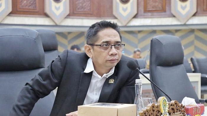 PENDAPATAN PERUSDA KALTIM - Anggota Komisi II DPRD Kaltim, Firnadi Ikhsan mendorong Perusda harus bertransformasi dari sekadar organisasi menjadi aset strategis yang produktif untuk peningkatan PAD bagi Kalimantan Timur. 
