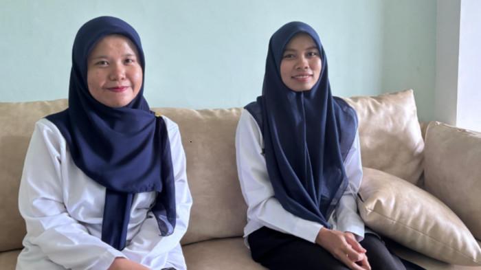 KRISIS AIR BERSIH -  Salsa Bila Maharani, Wakil Kepala Sekolah Rakyat Terintegrasi 58 (kiri) dan Ranti, waka satpas saat ditemui di ruangan kepala sekolah di SD Sekolah Rakyat Teritegrasi 58 yang terletak di kawasan SMAN 16 Samarinda, Provinsi Kalimantan Timur sedang bermain, Sabtu (15/11/2025). Saat ini, pihaknya membeli air dari PDAM untuk mengisi tandon berkapasitas 5.000 liter. Sekali mengisi, mereka harus merogoh kocek sekitar Rp100 ribuan.