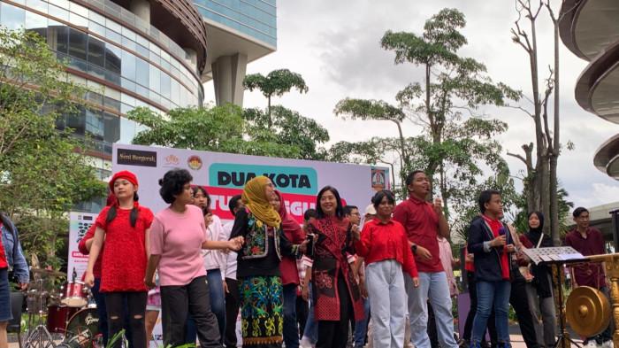 PANGGUNG SENI RAKYAT - Event Dewan Kesenian Rakyat Palu di Plaza Balikpapan, Jalan Jenderal Sudirman, Kota Balikpapan, Kalimantan Timur pada Sabtu (15/11/2025). Seniman punya tanggung jawab terhadap daerahnya.