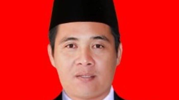 20251118_ Anggota DPRD Kutai Barat Rull Riskha Risandhie dorong perbaikan infrastruktur jalan