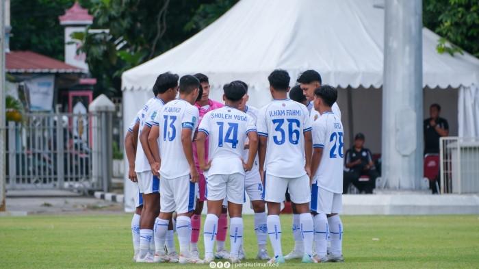 SKUAD PERSIKUTIM UNITED - Laga perdana Persikutim United di Liga Nusantara 2025/2026, berakhir mengecewakan setelah takluk dengan skor tipis 1-0 dari Persika Karanganyar, di Stadion Banyuanyar, Surakarta, Minggu (30/11/2025). (HO/Official Persikutim United)