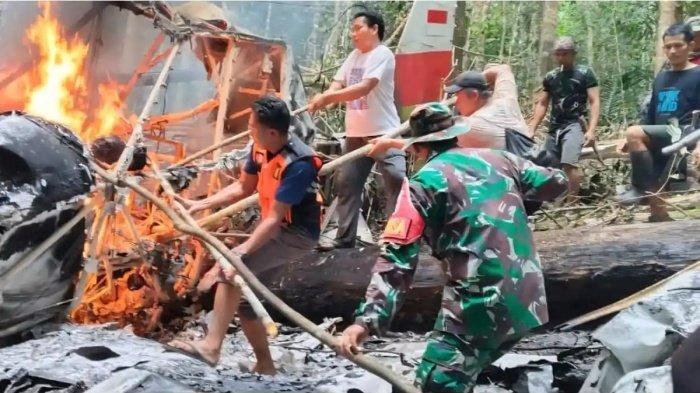 PESAWAT JATUH - Proses evakuasi pesawat jatuh di Krayan, Nunukan, Provinsi Kaltara, Kamis (19/2/2026). Camat ungkap kondisi di lokasi pesawat jatuh di Krayan, Nunukan, Kaltara. Jenazah pilot akan diterbangkan ke Jakarta