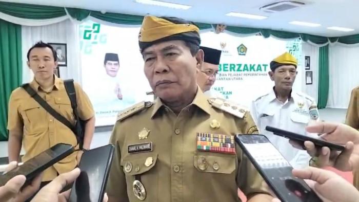 MELANTIK PEJABAT KALTARA - Gubernur Kaltara Zainal A Paliwang saat diwawancarai media.