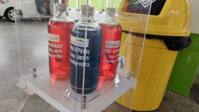 HARGA BBM TERBARU - Bahan bakar BBM Pertamax dan Pertalite produk Pertamina yang dijual di SPBU Kota Balikpapan, Kalimantan Timur.