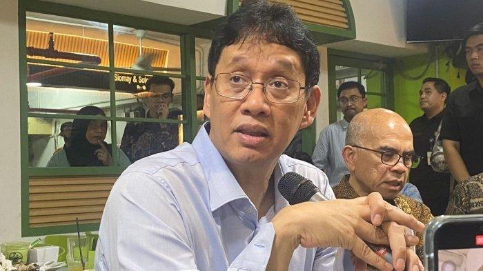 KABAR GAJI KE-13 - Menteri Keuangan (Menkeu) Purbaya Yudhi Sadewa ditemui di Kementerian Keuangan pada Selasa (7/4/2026). Pernyataan terbaru Menkeu Purbaya, kebijakan gaji ke-13 masih dipelajari, nanti ditunggu.