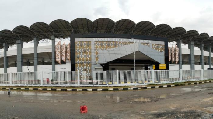 STADION SEGIRI SAMARINDA - Stadion Segiri Samarinda yang menjadi markas Borneo FC dipastikan siap digunakan untuk pertandingan Persija Jakarta melawan Persib Bandung pada Minggu (10/5/2026). Kondisi lapangan dan fasilitas stadion terus dipersiapkan menjelang laga berlangsung. (TRIBUNKALTIM.CO/NEVRIANTO HARDI PRASETYO)