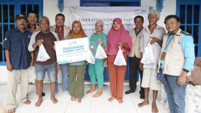 Memperingati Iduladha 1447 Hijriah, YBM PLN UID Kaltimra melaksanakan Program Tebar Daging Kurban yang menjangkau lebih dari 231 penerima manfaat dari kalangan prasejahtera, dhuafa, dan kelompok rentan di berbagai wilayah Kalimantan Timur dan Kalimantan Utara.