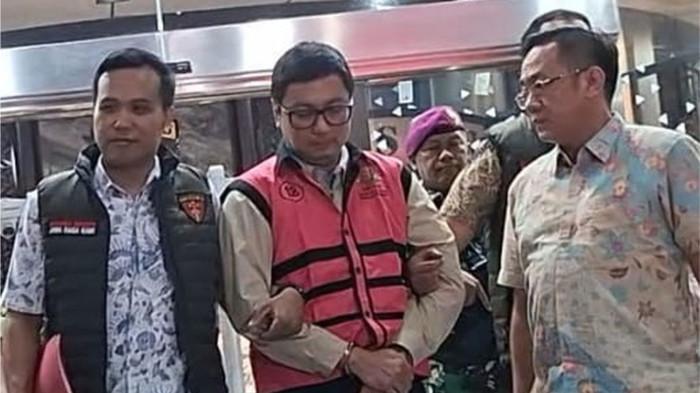 TERSANGKA KORUPSI MBG - Komisaris PT YAT, Andri Mulyono atau berinisial AM sebagai tersangka baru dalam perkara dugaan korupsi tata kelola program Makan Bergizi Gratis (MBG) di lingkungan Badan Gizi Nasional (BGN) tahun 2025-2026, pada Jumat (12/6/2026).(KOMPAS.com/NICHOLAS RYAN ADITYA)