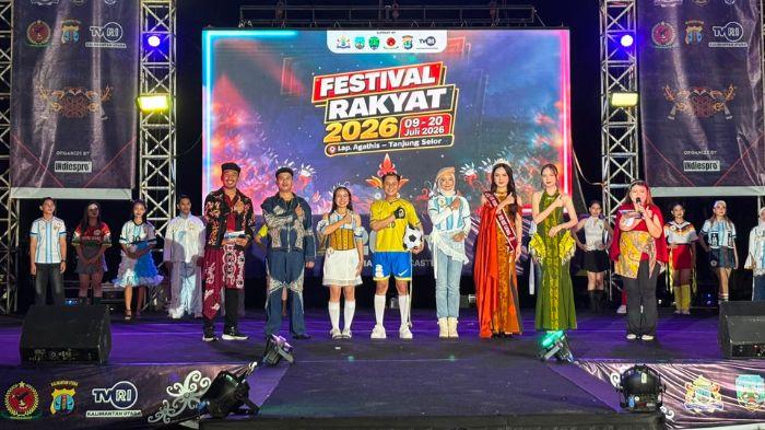 Hasil Fashion Show Festival Rakyat 2026 Kaltara, Ahmad Robby Juara dengan Kostum Bertema Piala Dunia