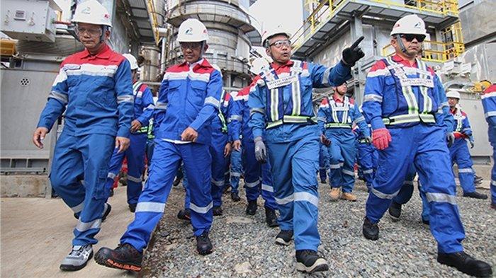BERITA FOTO: Menyalakan Kedaulatan Energi dari Balikpapan - 28102025_Menteri-ESDM-Bahlil-Lahadalia-Tinjau-Proyek-RDMP-Balikpapan_2.jpg