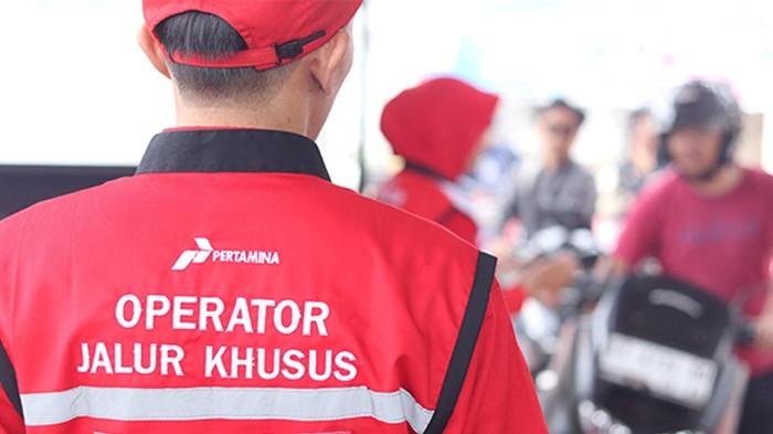BERITA FOTO: QR Code untuk Negeri, Langkah Nyata Pertamina Wujudkan Subsidi Tepat di Balikpapan - 28102025_Transaksi-Pembelian-BBM-dengan-QR-Code-di-Balikpapan_3.jpg