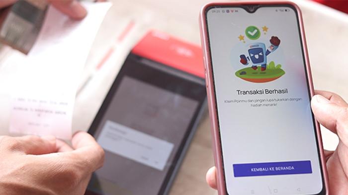 BERITA FOTO: QR Code untuk Negeri, Langkah Nyata Pertamina Wujudkan Subsidi Tepat di Balikpapan - 28102025_Transaksi-Pembelian-BBM-dengan-QR-Code-di-Balikpapan_5.jpg