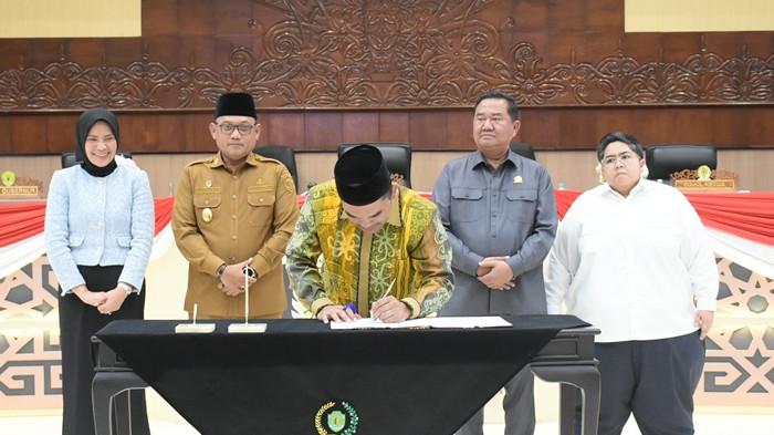 DPRD Kaltim Tetapkan RPJMD 2025–2029 Jadi Perda, Fokus Generasi Emas dan Transformasi Daerah