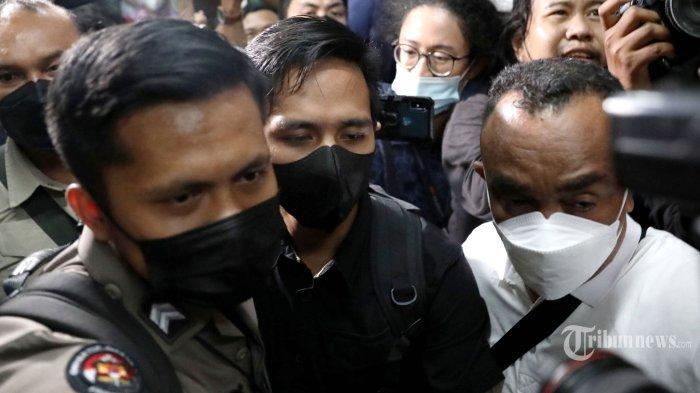 SOSOK Bharada E Tersangka Kasus Kematian Brigadir J, Polisi Muda Anggota Penembak di Resimen Pelopor