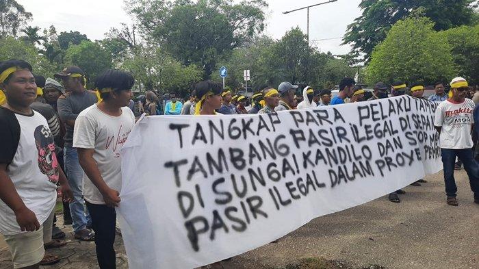 Puluhan Massa dari 4 Desa di Pasir Balengkong Tuntut Penutupan Tambang Pasir Ilegal di Paser