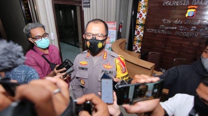 FPI Ormas Terlarang, Polresta Balikpapan Turunkan Baliho di Beberapa Titik Bersama TNI dan Satpol PP