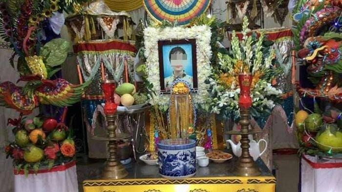 Meski calon pasangannya meninggal, Dang tetap menikahinya.