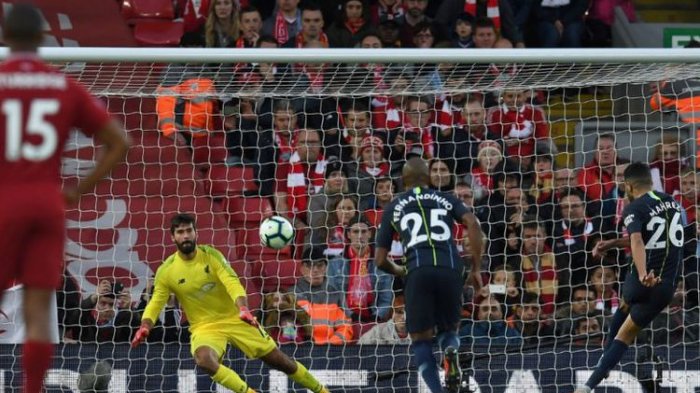 Bek Liverpool Benarkan Wasit Berikan Hadiah Penalti Bagi Man City
