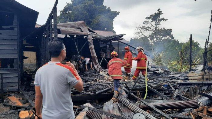 Kebakaran di Desa Tepian Batang Paser, Satu Rumah Hangus