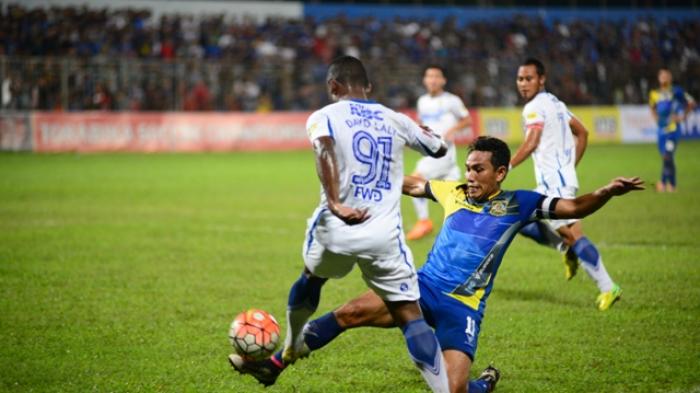 Bima Sakti (menekel), saat bermain untuk Persiba Balikpapan.