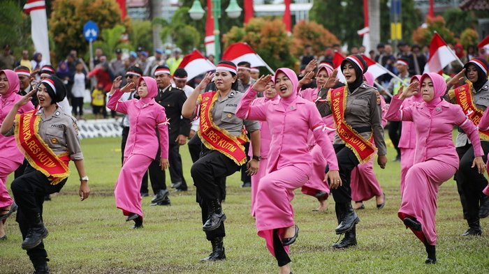 Peringatan HUT ke 72 RI Dimeriahkan Tarian Massal dan Marching Band