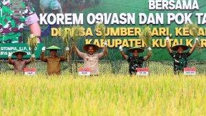 08092024_Bupati_panen_raya_padi_mekongga_Bersama_Danrem_091ASn_2JPG.jpg