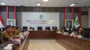 09102025_RDP_Pimpinan__Komisi_I_dan_II_Audiensi_PT__KDCjpeg.jpg