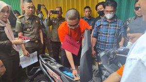 20230822_rekonstruksi-kasus-pembunuhan-mahasiswa-UI.jpg