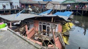 20230909_Rumah-ambruk-di-permukiman-atas-air-Balikpapan.jpg