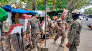20230914_Satpol-PP-Kukar-Bongkar-PKL.jpg