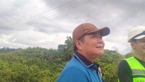 20231201-Bupati-Mahulu-Bonifasius-Belawan-Geh-baju-biru.jpg