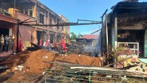 20231204-Satu-bangunan-gudang-habis-terbakar.jpg