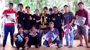 20231225_Sang-juara-lomba-adu-layangan-sambitan-Piala-Bergilir-se-Kecamatan-Kuaro.jpg
