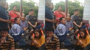 20240105_Wakil-Bupati-Kubar-H-Edyanto-Arkanbersama-korban-selamat.jpg