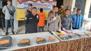 20240119_Konferensi-pers-Polres-Bontang-terkait-kasus-pembunuhan-di-Km-3.jpg
