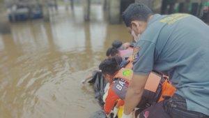 20240312_Proses-evakuasi-jasad-Latief-Nazarudin-yang-mengambang-di-Dermaga-Mahakam-Ulu-Samarinda.jpg