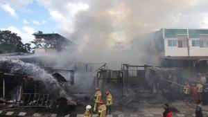 20240406_Belasan-bangunan-terbakar-kawasan-Sungai-Ampal-Balikpapan.jpg