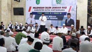 20240511-Pelepasan-Calon-Haji-Kukar.jpg