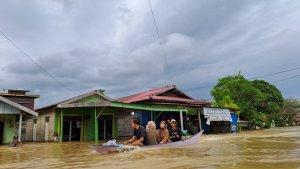 20240518_wwwwwwwwBanjir-merendam-16-kampung-di-3-kecamatan-yang-ada-di-Kutai-Barat.jpg