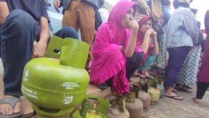 20240605_antre-lpg-3kg-di-Samarinda.jpg