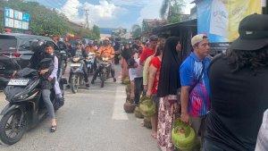 20240612_Ilustrasi-antrean-gas-melon-di-Samarinda.jpg