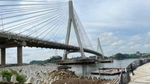 20240730_kapal-pinisi-IKN-Kaltim_Jembatan-Pulau-Balang_Menhub.jpg