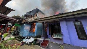 20241226_Kebakaran-yang-melanda-rumah-warga-Karang-Jati-Balikpapan.jpg