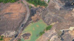 20250126_lubang-pasca-tambang-di-Kalimantan-Timur.jpg