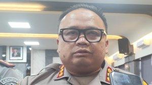 20250218_Kapal-Tongkang-di-Jembatan-Mahakam.jpg