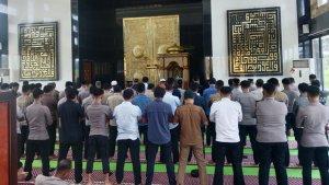 20250318_Personel-Polres-PPU-menggelar-salat-gaib.jpg