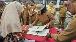 20250408_Wali-Kota-Bontang-Neni-Moerniaeni-MoU-dengan-5-kampus.jpg